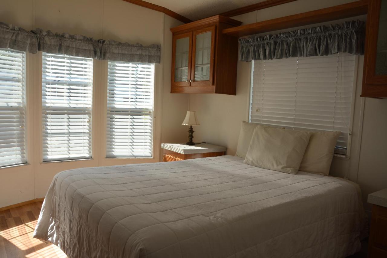 Camp Mack Lodge, Marina & Rv Resort レイク・ウェルス エクステリア 写真