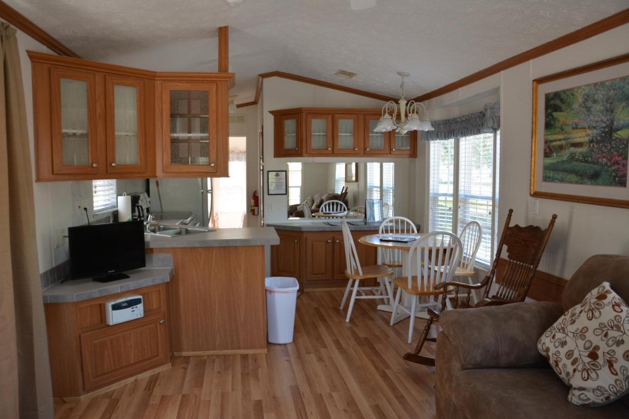 Camp Mack Lodge, Marina & Rv Resort レイク・ウェルス エクステリア 写真