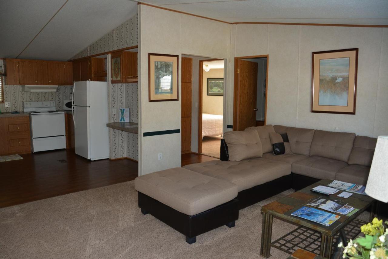 Camp Mack Lodge, Marina & Rv Resort レイク・ウェルス エクステリア 写真
