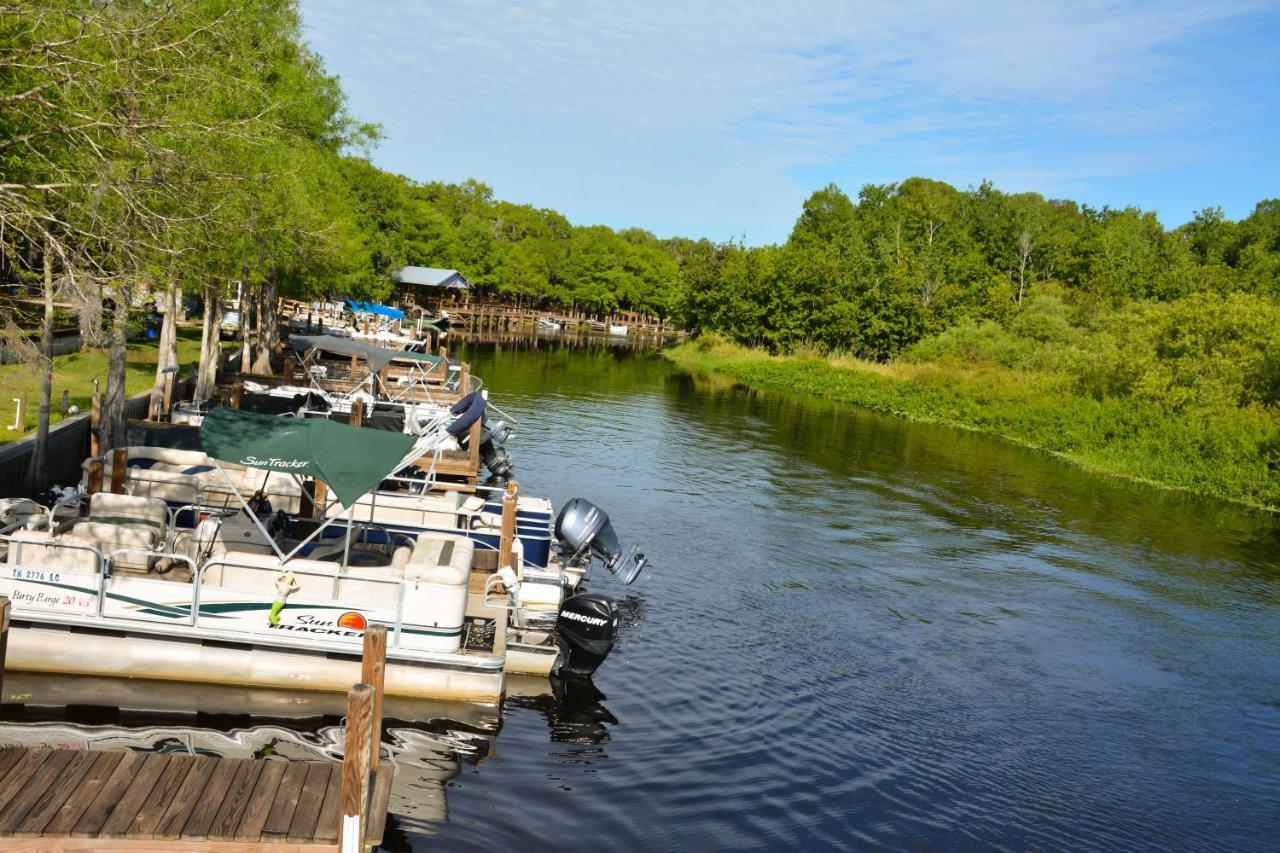 Camp Mack Lodge, Marina & Rv Resort レイク・ウェルス エクステリア 写真