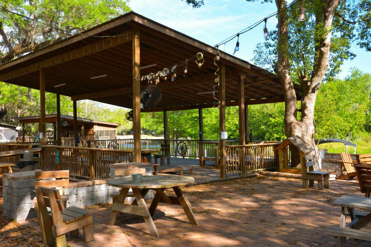 Camp Mack Lodge, Marina & Rv Resort レイク・ウェルス エクステリア 写真
