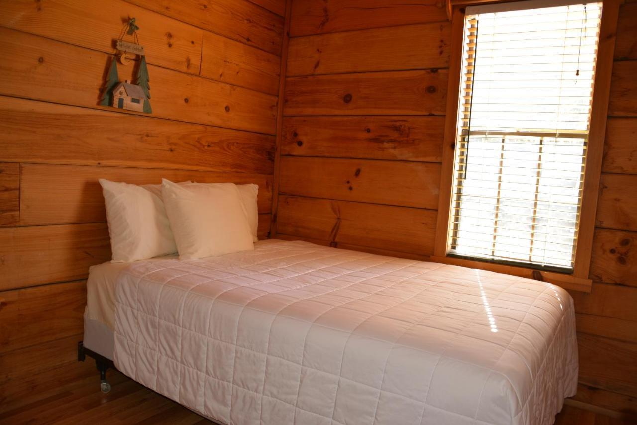 Camp Mack Lodge, Marina & Rv Resort レイク・ウェルス エクステリア 写真