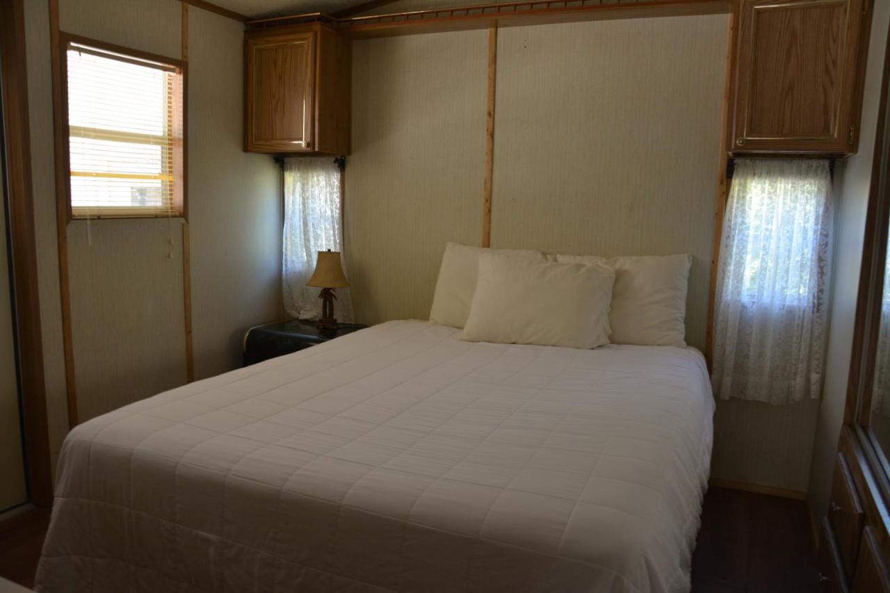 Camp Mack Lodge, Marina & Rv Resort レイク・ウェルス エクステリア 写真