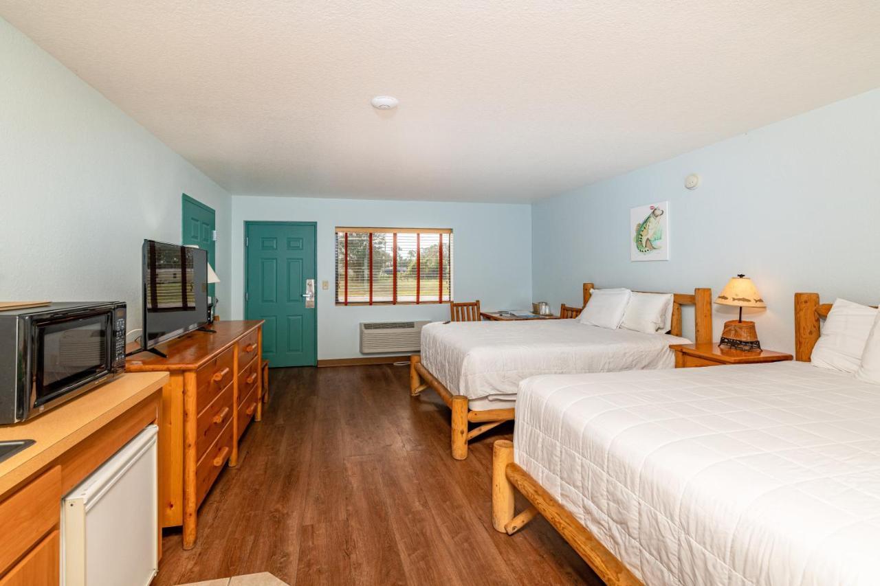Camp Mack Lodge, Marina & Rv Resort レイク・ウェルス エクステリア 写真