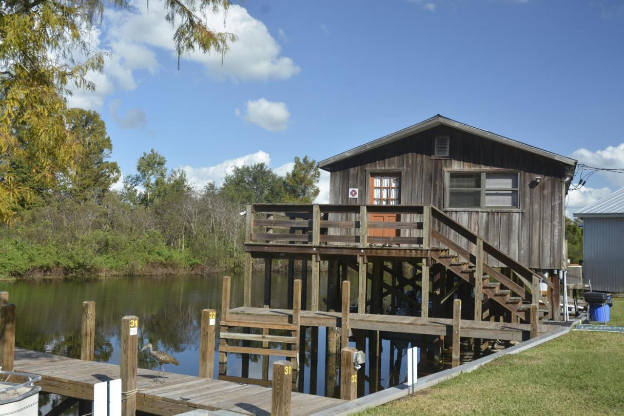 Camp Mack Lodge, Marina & Rv Resort レイク・ウェルス エクステリア 写真