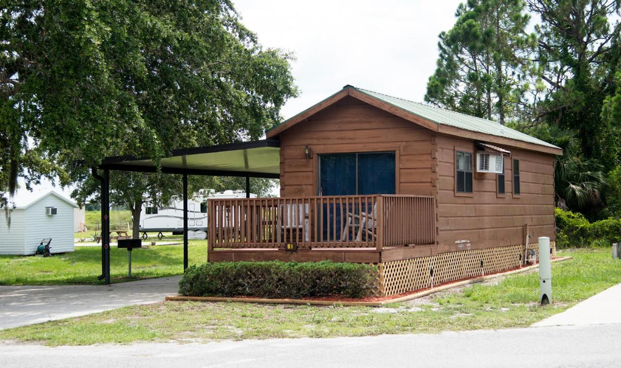Camp Mack Lodge, Marina & Rv Resort レイク・ウェルス エクステリア 写真