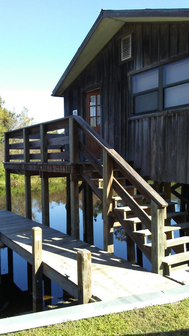Camp Mack Lodge, Marina & Rv Resort レイク・ウェルス エクステリア 写真